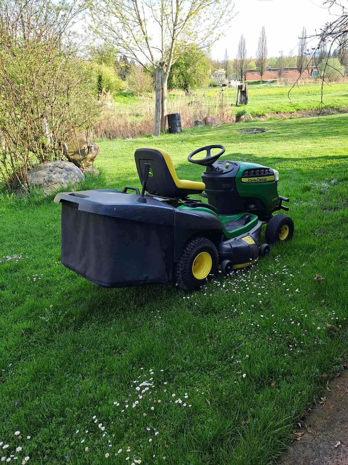 Сенокосачка John Deere X155R, снимка 2 - Селскостопанска техника - 54334111