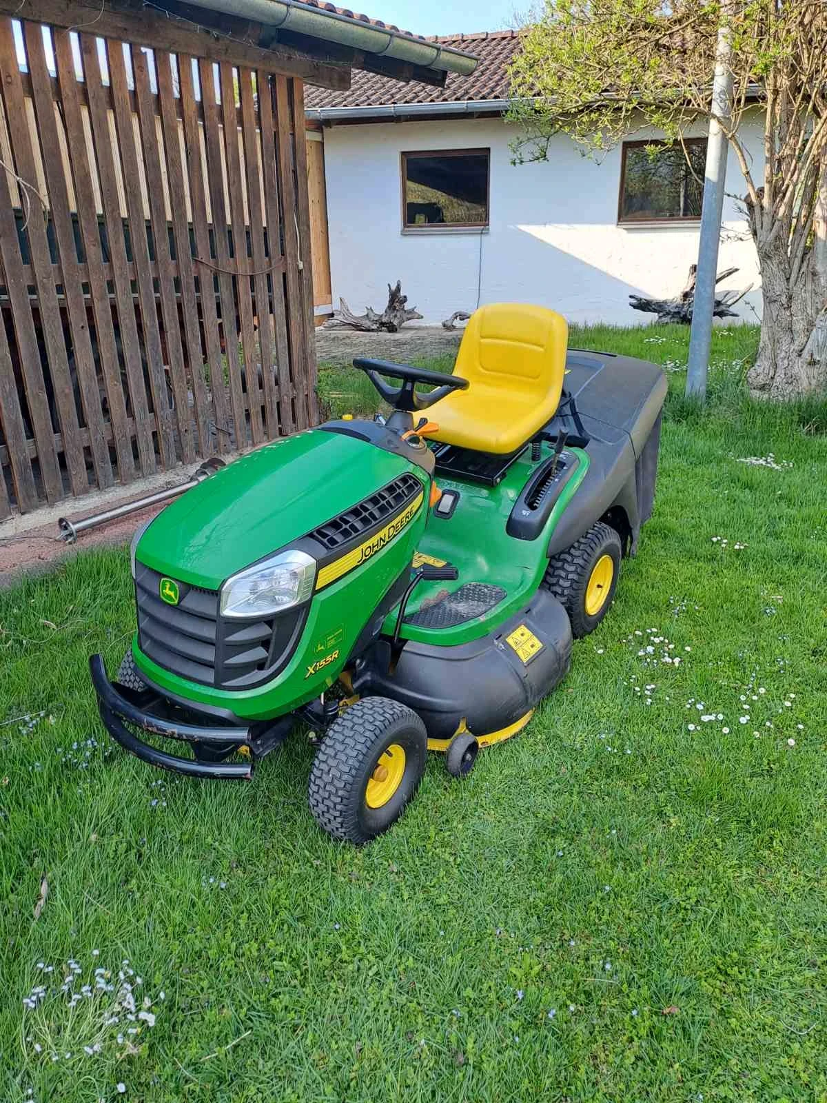 Сенокосачка John Deere X155R