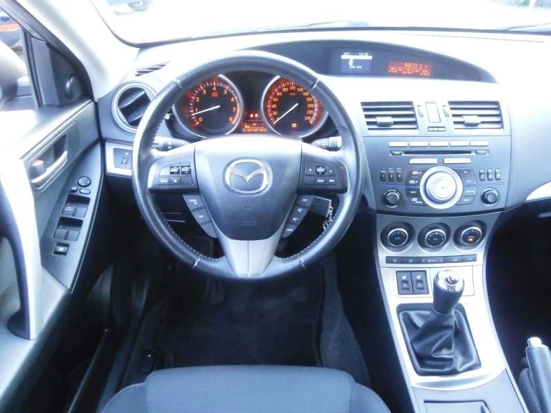 Mazda 3 1.6i* 36м. х 430лв.* , снимка 12 - Автомобили и джипове - 45964650