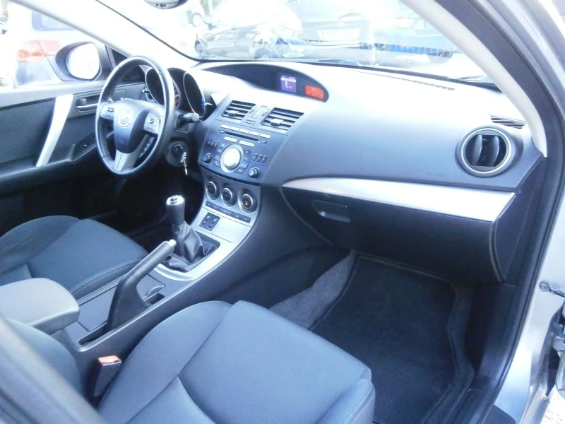 Mazda 3 1.6i* 36м. х 414лв.* , снимка 15 - Автомобили и джипове - 45964650