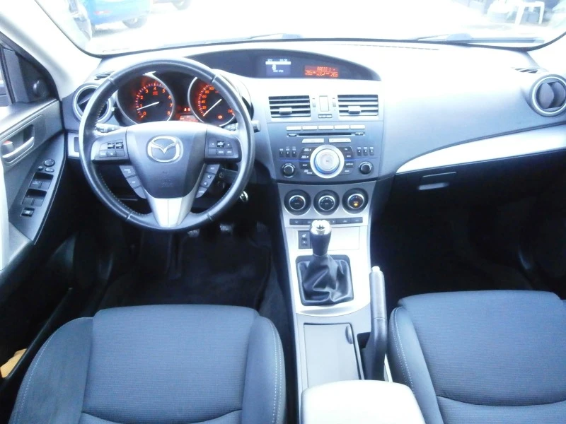 Mazda 3 1.6i* 36м. х 414лв.* , снимка 11 - Автомобили и джипове - 45964650