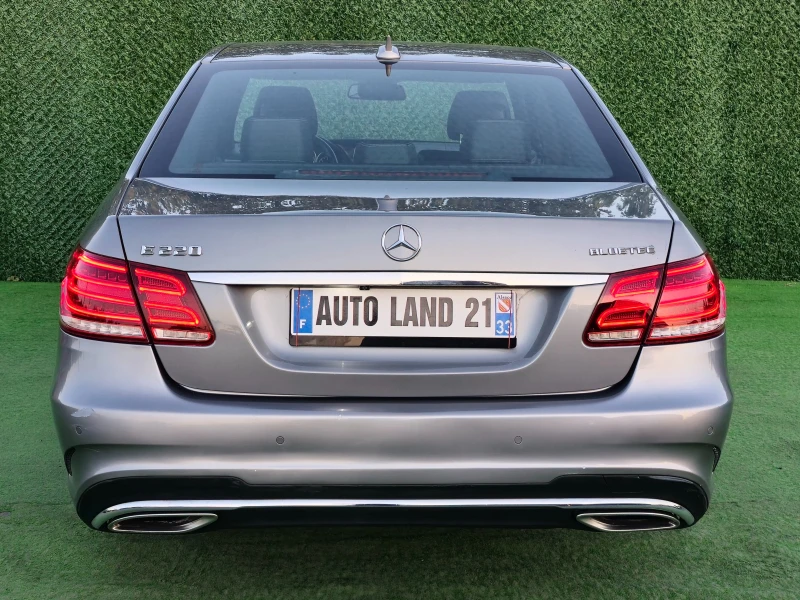 Mercedes-Benz E 220 2.2* 170кс* AMG LINE* 9G Tronic* , снимка 8 - Автомобили и джипове - 47754680