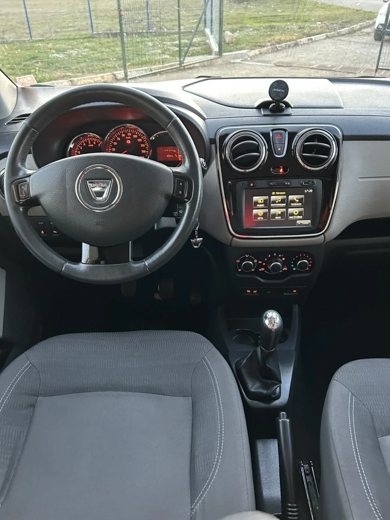 Dacia Lodgy 1.5dci, 2014г., снимка 8 - Автомобили и джипове - 47789630