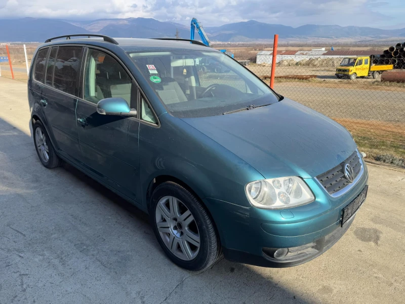 VW Touran 1.6, снимка 3 - Автомобили и джипове - 48130330