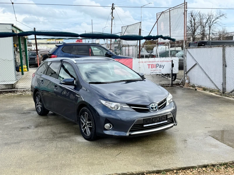 Toyota Auris 1.8 Hibrid , снимка 3 - Автомобили и джипове - 48281329