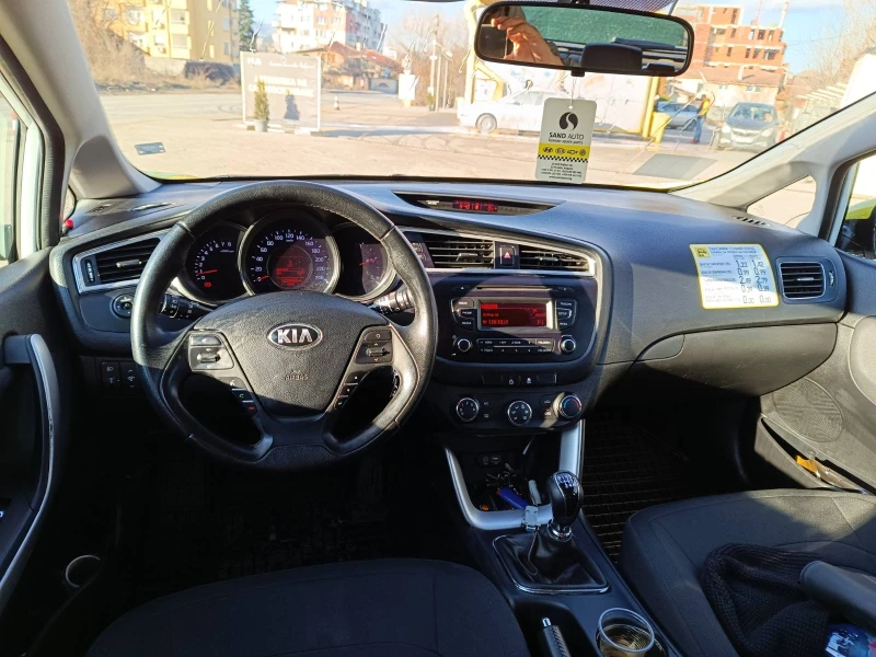 Kia Ceed 1.4, снимка 4 - Автомобили и джипове - 49050381