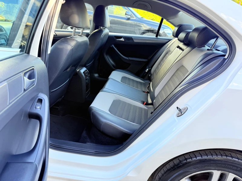 VW Jetta Comfortline, снимка 11 - Автомобили и джипове - 52170359