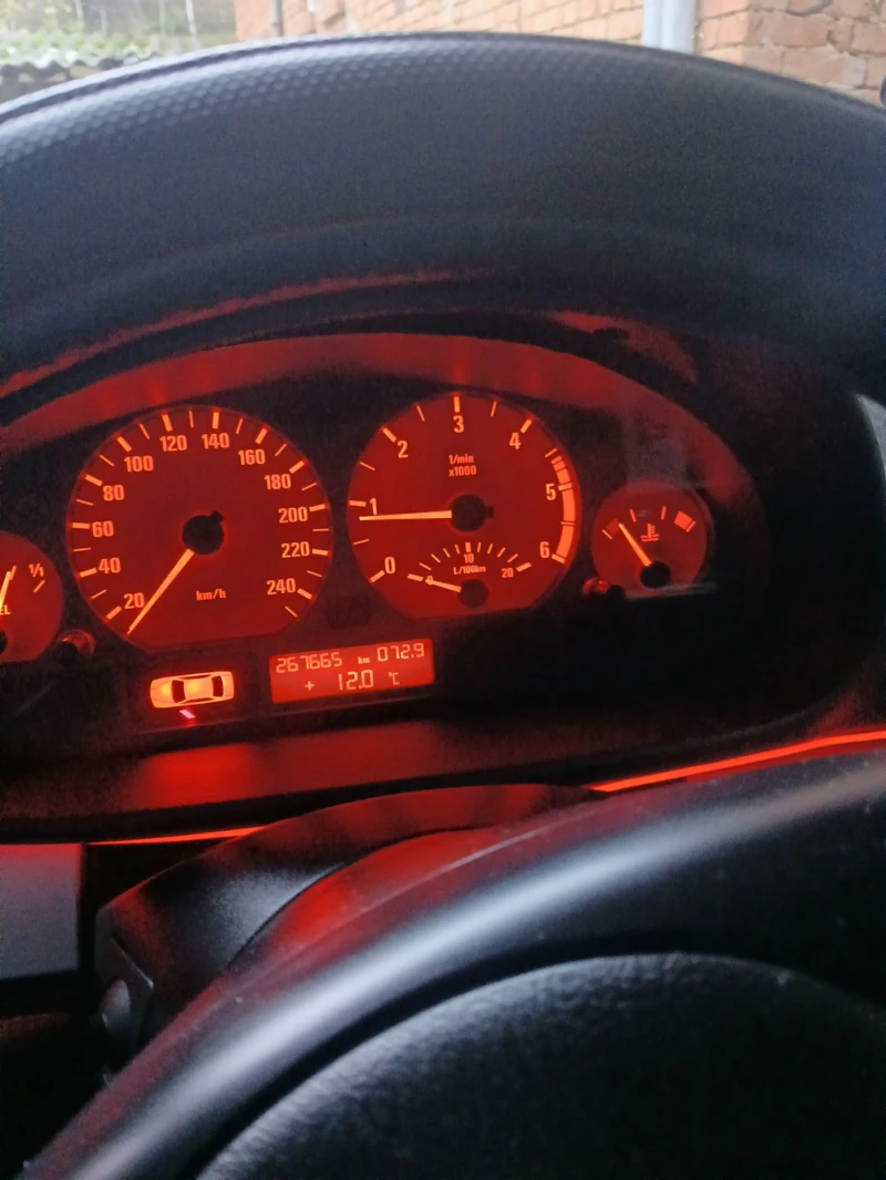 BMW 318 2000, снимка 7 - Автомобили и джипове - 52910170