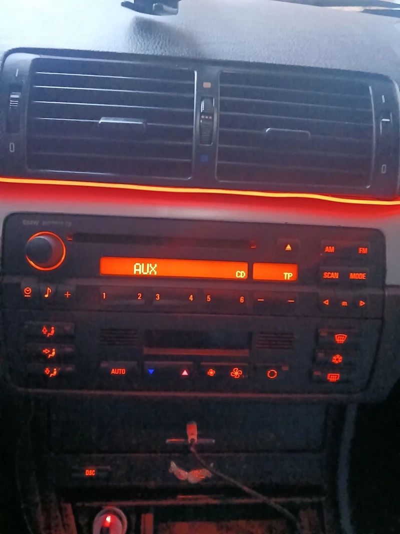 BMW 318 2000, снимка 9 - Автомобили и джипове - 52910170