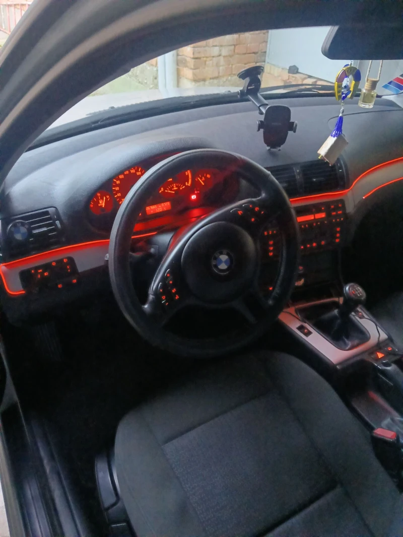 BMW 318 2000, снимка 8 - Автомобили и джипове - 52910170