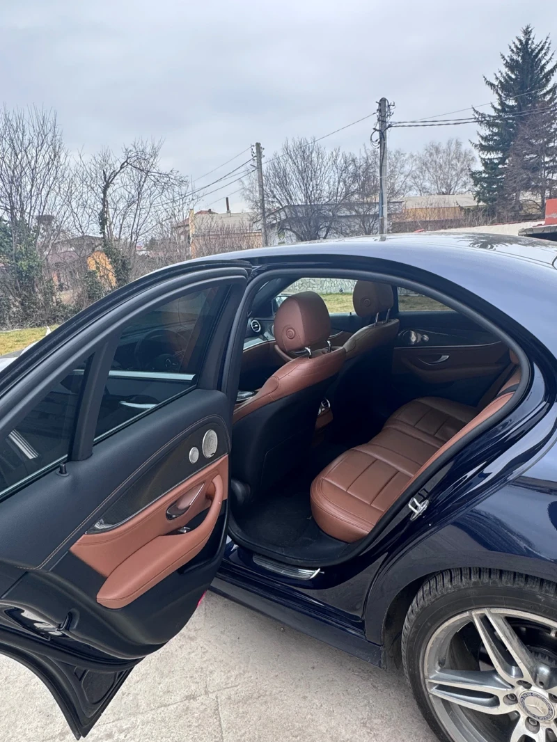 Mercedes-Benz E 220, снимка 8 - Автомобили и джипове - 53577127