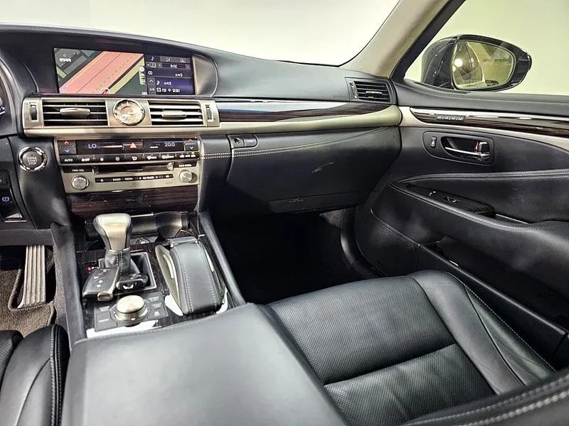 Lexus LS 460 Awd Xf40, снимка 10 - Автомобили и джипове - 55264719