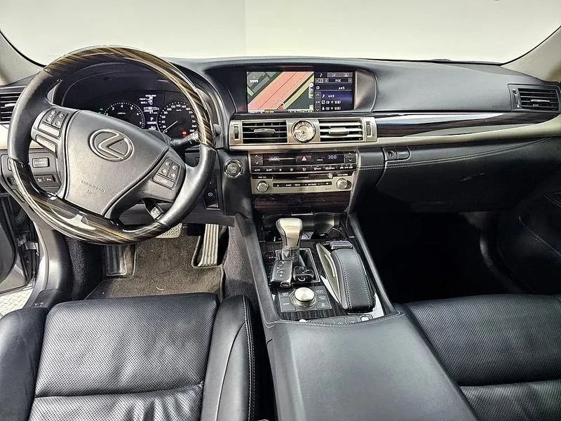 Lexus LS 460 Awd Xf40, снимка 5 - Автомобили и джипове - 55264719