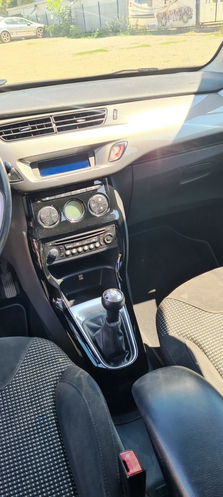 Citroen C3, снимка 12 - Автомобили и джипове - 55570778