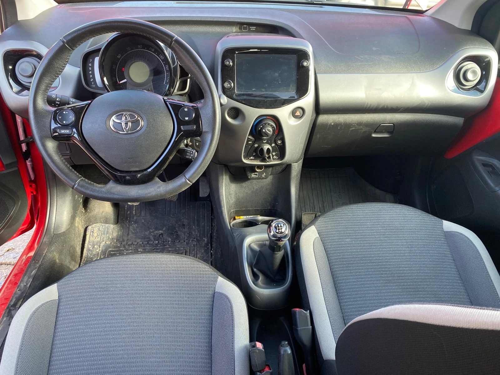 Toyota Aygo 1.0 VVTi - изображение 8