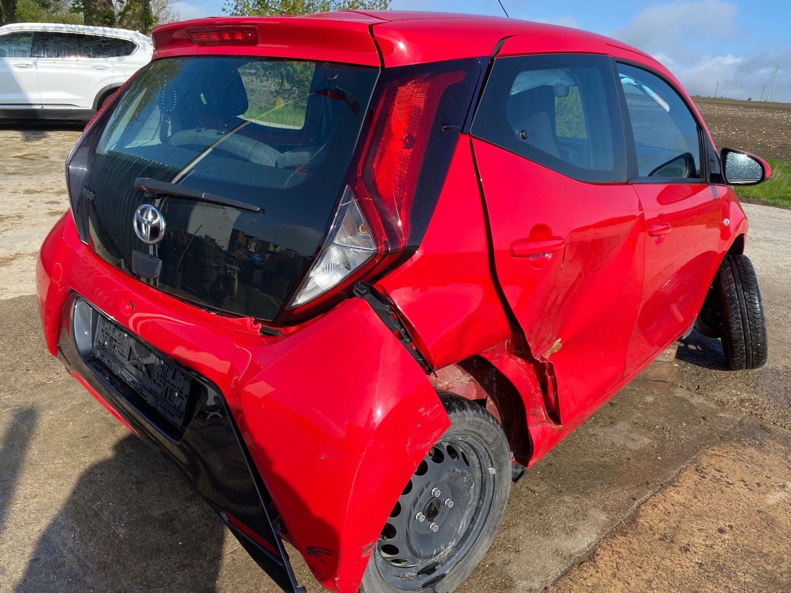 Toyota Aygo 1.0 VVTi - изображение 4