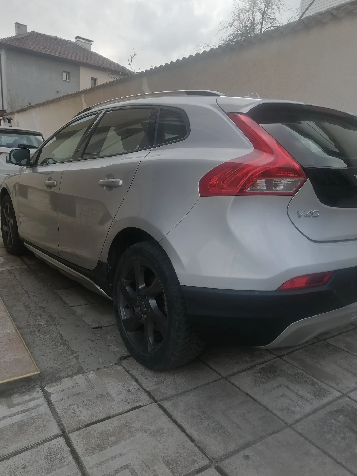 Volvo V40 Cross Country 1.6 - изображение 4