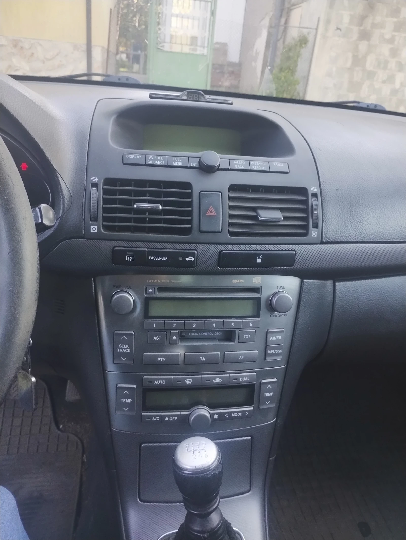 Toyota Avensis  - изображение 4