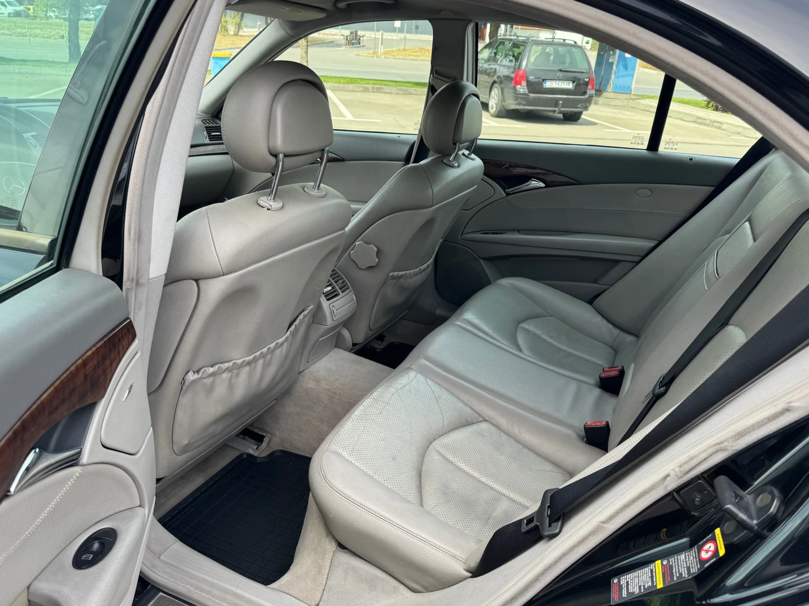 Mercedes-Benz E 220  - изображение 9