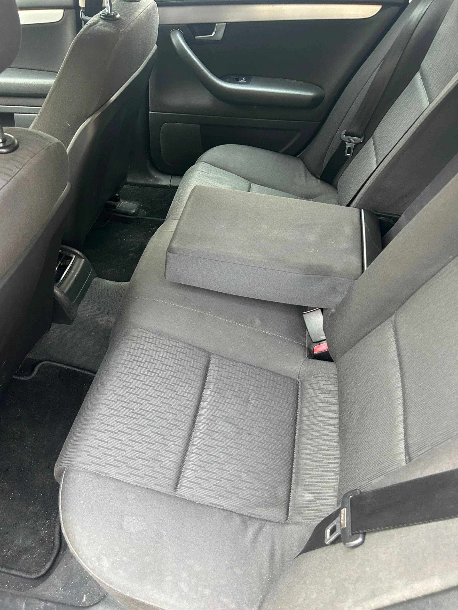 Audi A4 2.0 TDI, снимка 5 - Автомобили и джипове - 53991331