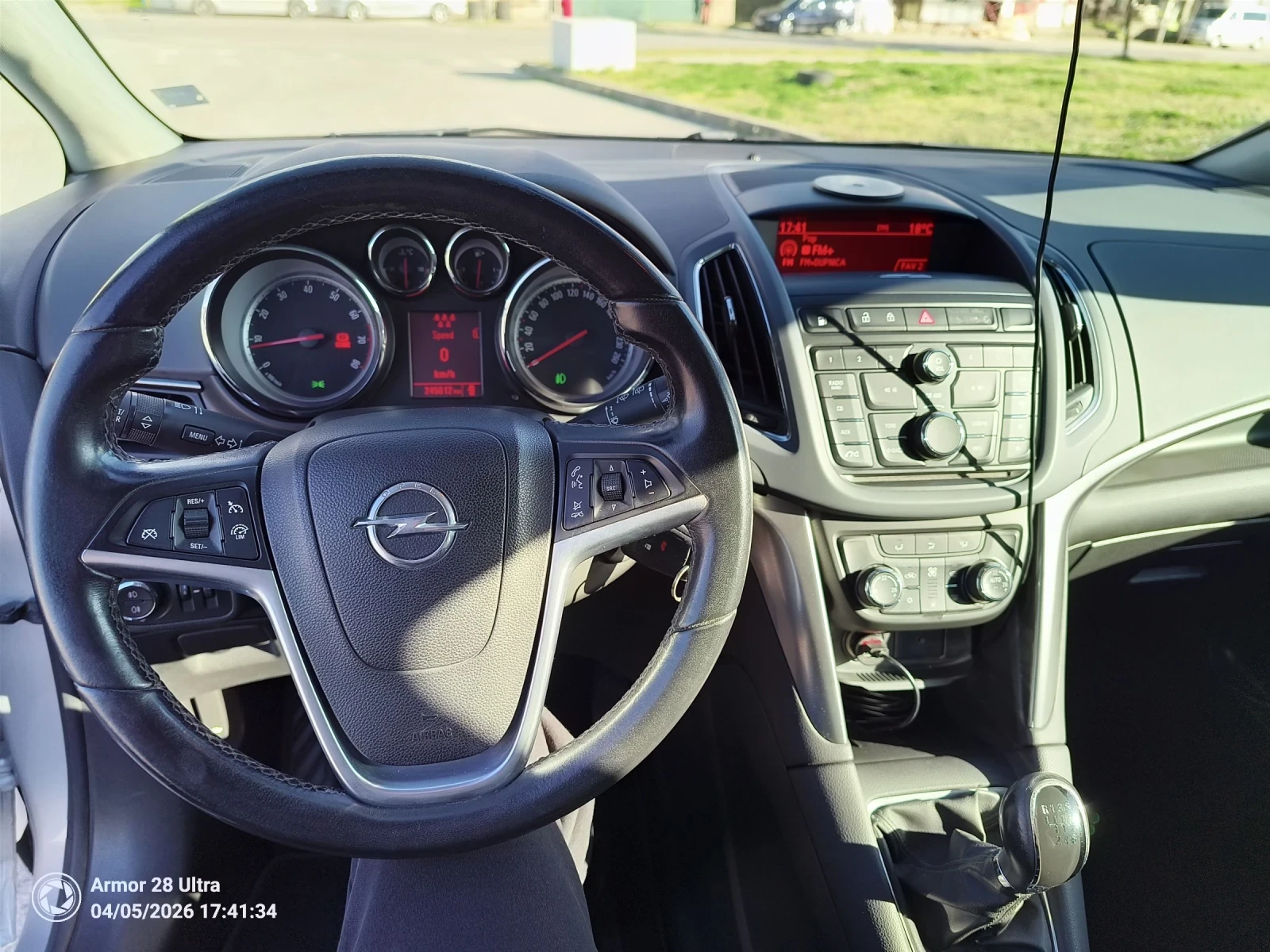 Opel Zafira Tourer, снимка 8 - Автомобили и джипове - 54116011