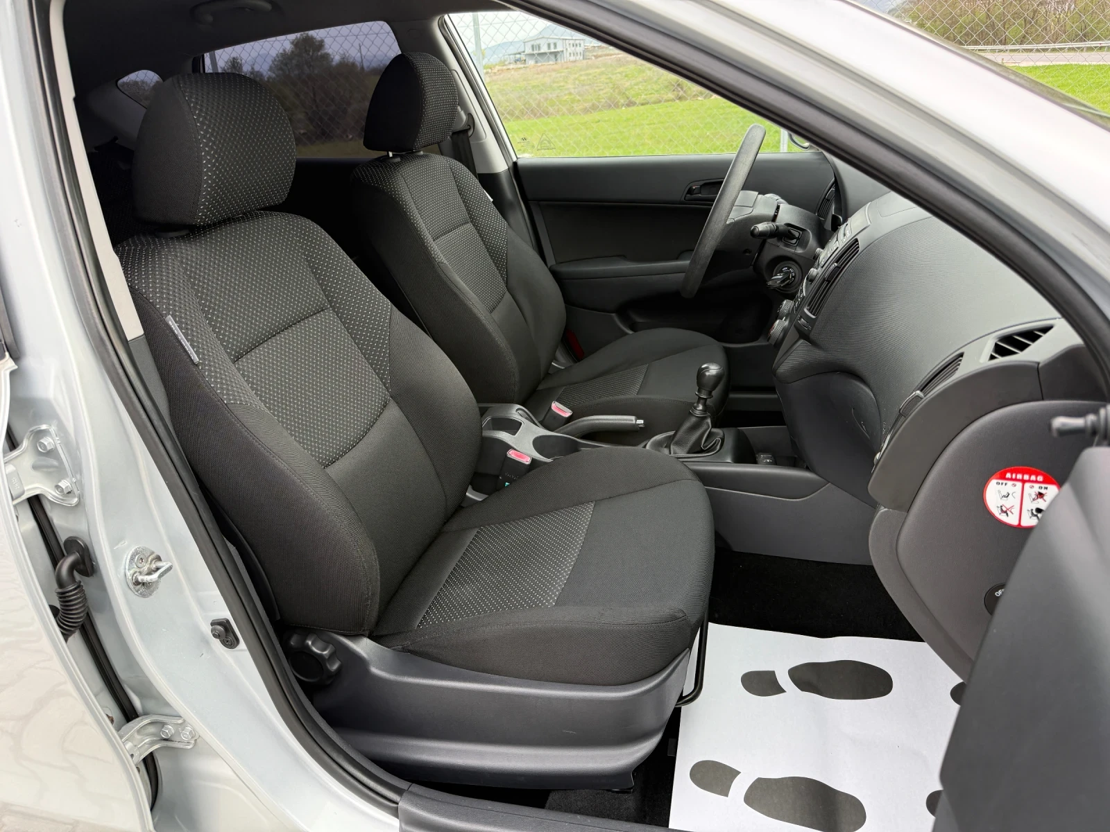 Hyundai I30 2.0CRDI FACELFT, снимка 14 - Автомобили и джипове - 54231321