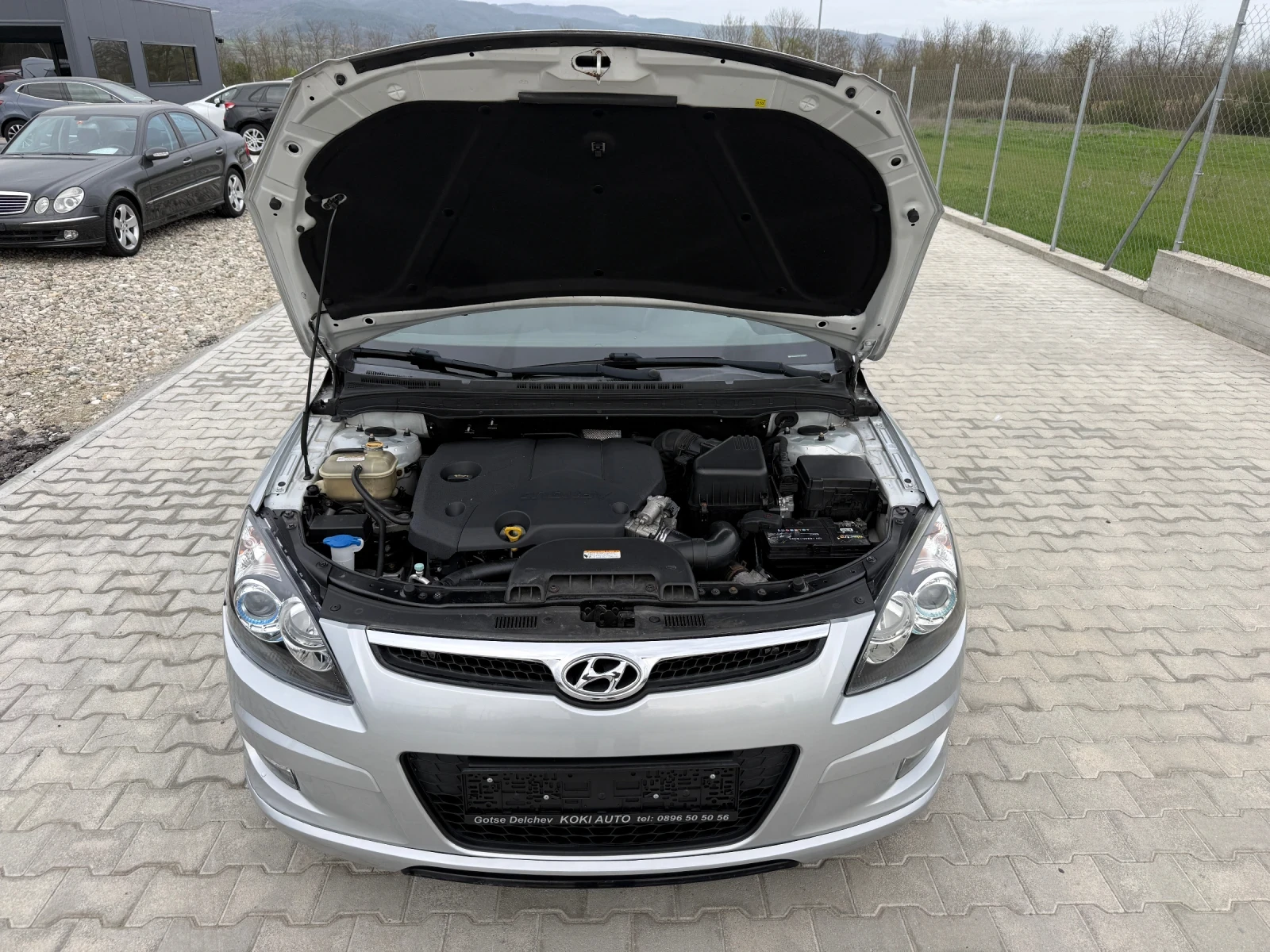 Hyundai I30 2.0CRDI FACELFT, снимка 17 - Автомобили и джипове - 54231321