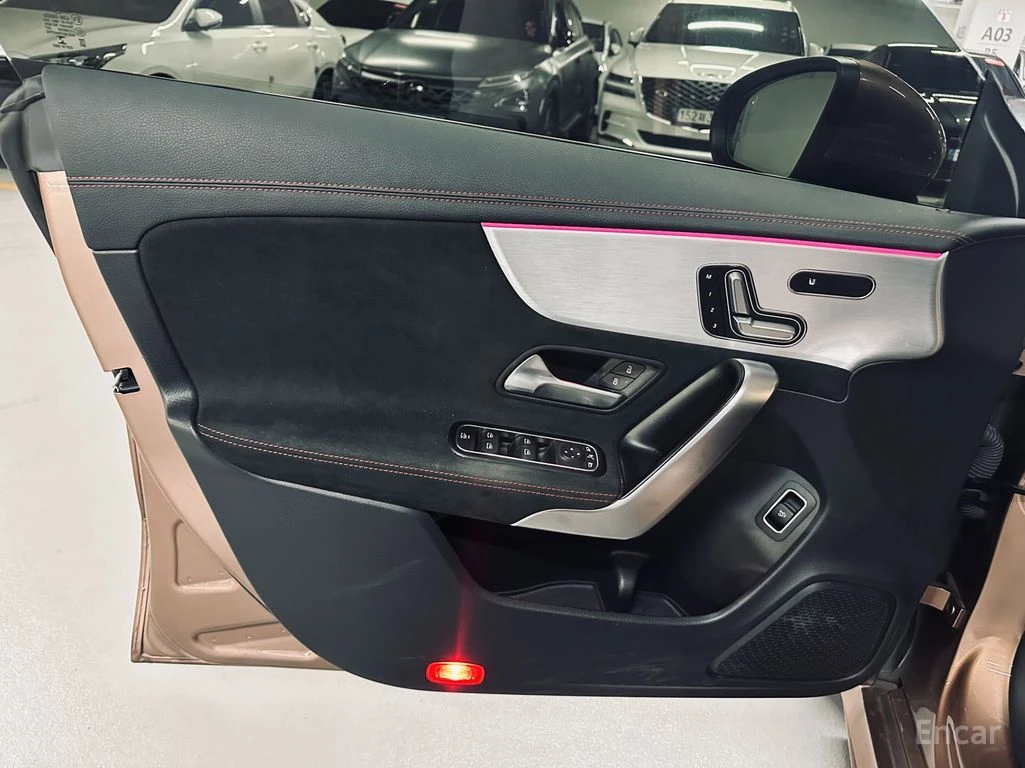 Mercedes-Benz CLA 250 4MATIC* AMG* AMBIENT* CARPLAY* ПАНОРАМА* КАМЕРА, снимка 6 - Автомобили и джипове - 54567218