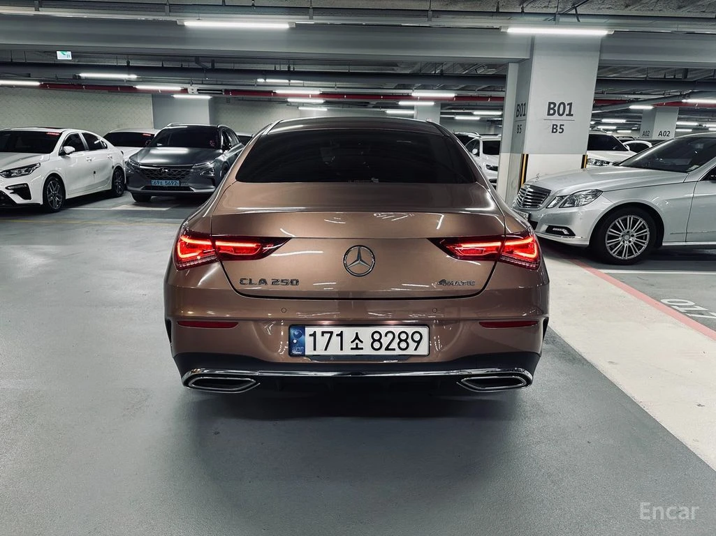 Mercedes-Benz CLA 250 4MATIC* AMG* AMBIENT* CARPLAY* ПАНОРАМА* КАМЕРА, снимка 4 - Автомобили и джипове - 54567218