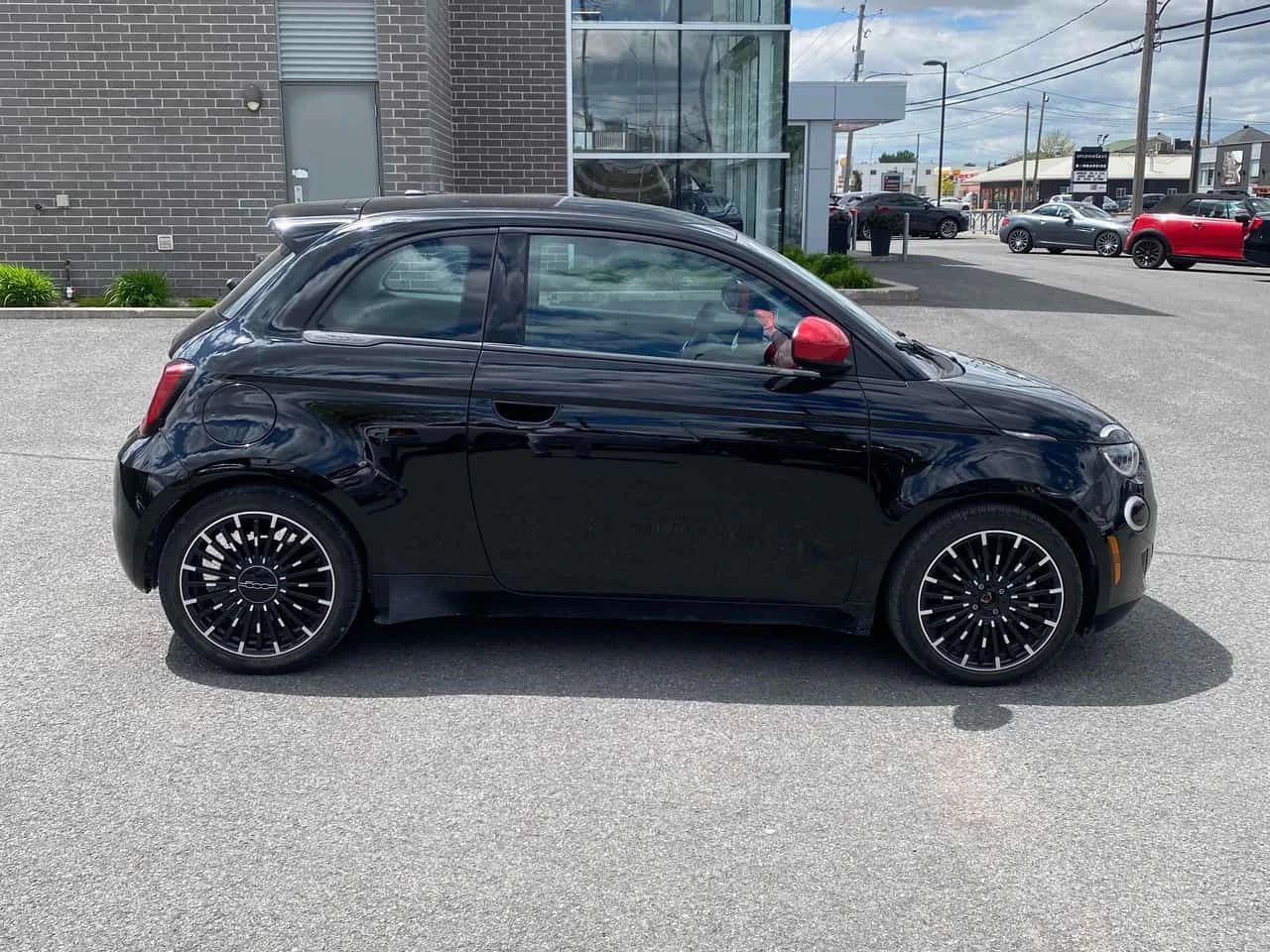 Fiat 500e (RED) Edition  CARFAX, снимка 3 - Автомобили и джипове - 54701424