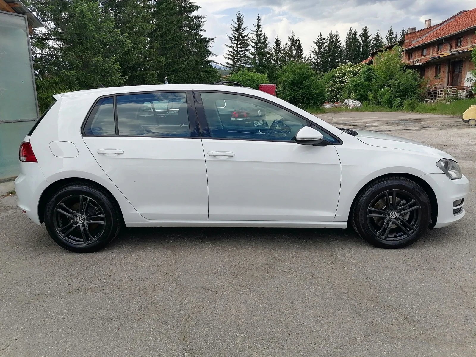 VW Golf 1.6TDI/Автомат/Навигация/124000км, снимка 4 - Автомобили и джипове - 54741136