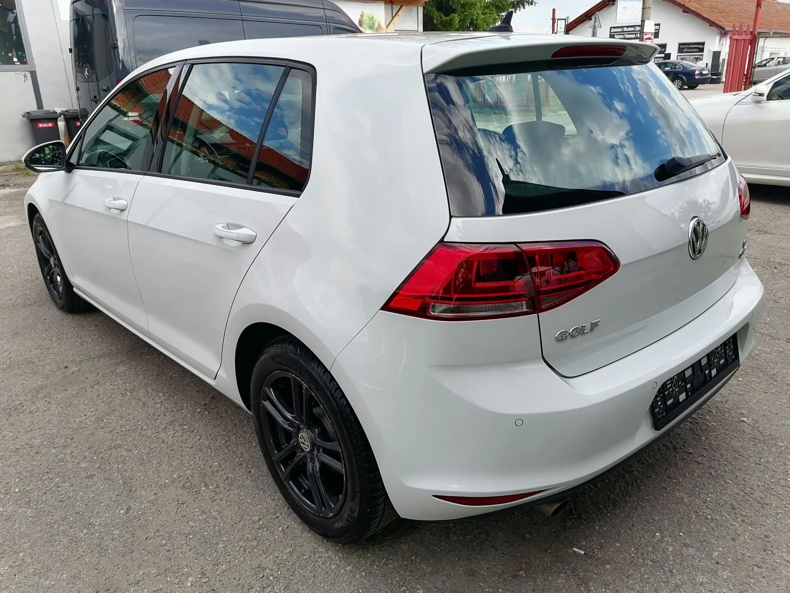 VW Golf 1.6TDI/Автомат/Навигация/124000км, снимка 7 - Автомобили и джипове - 54741136