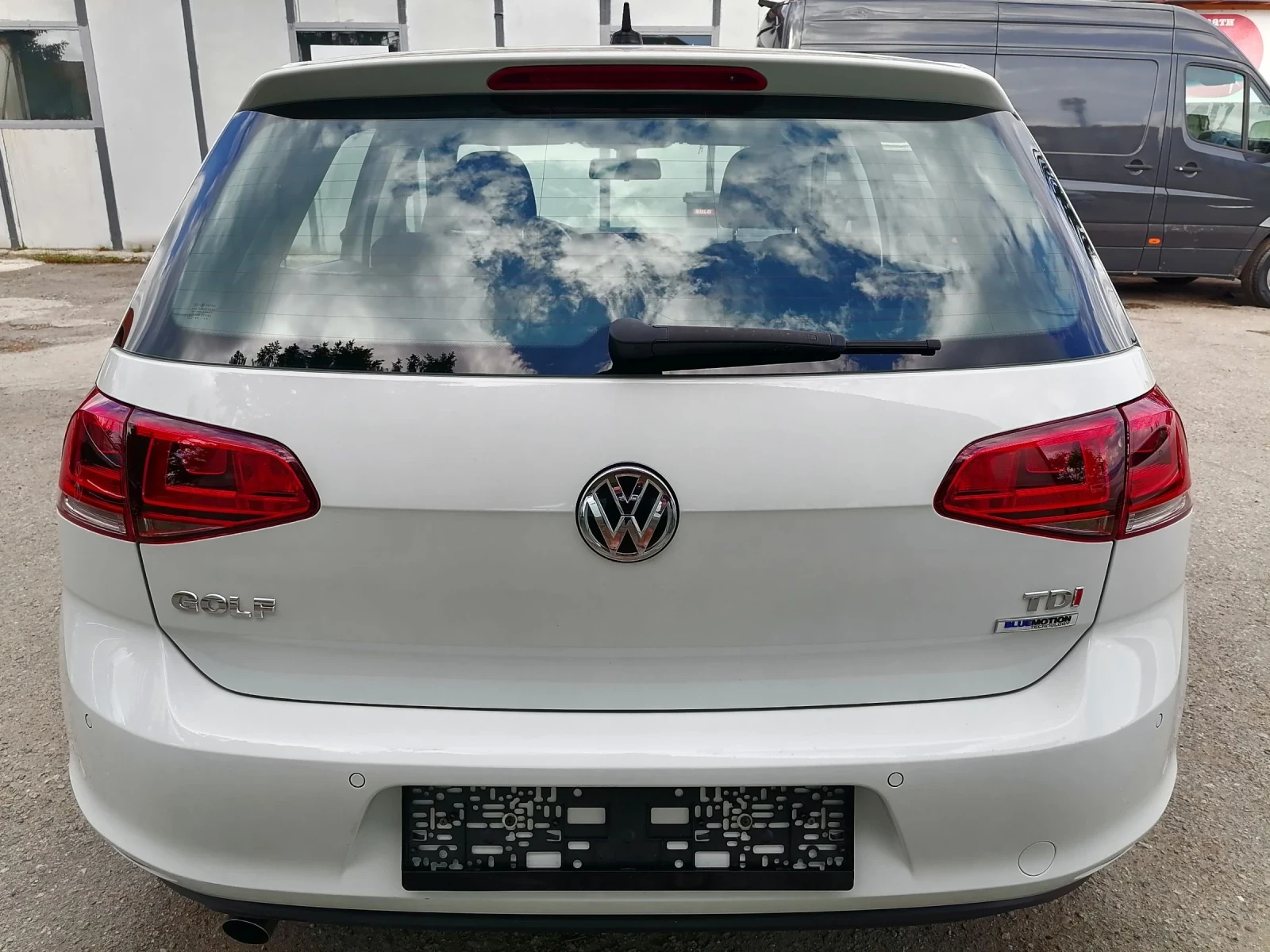 VW Golf 1.6TDI/Автомат/Навигация/124000км, снимка 6 - Автомобили и джипове - 54741136