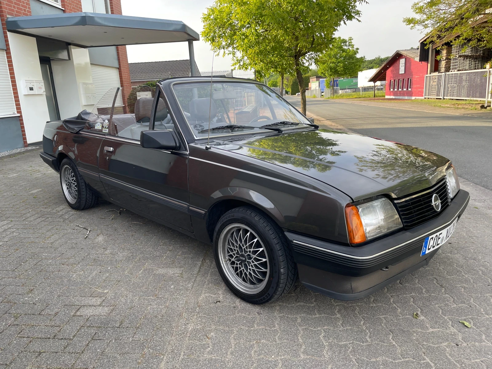 Opel Ascona 1.8 Benzin, снимка 2 - Автомобили и джипове - 54807849