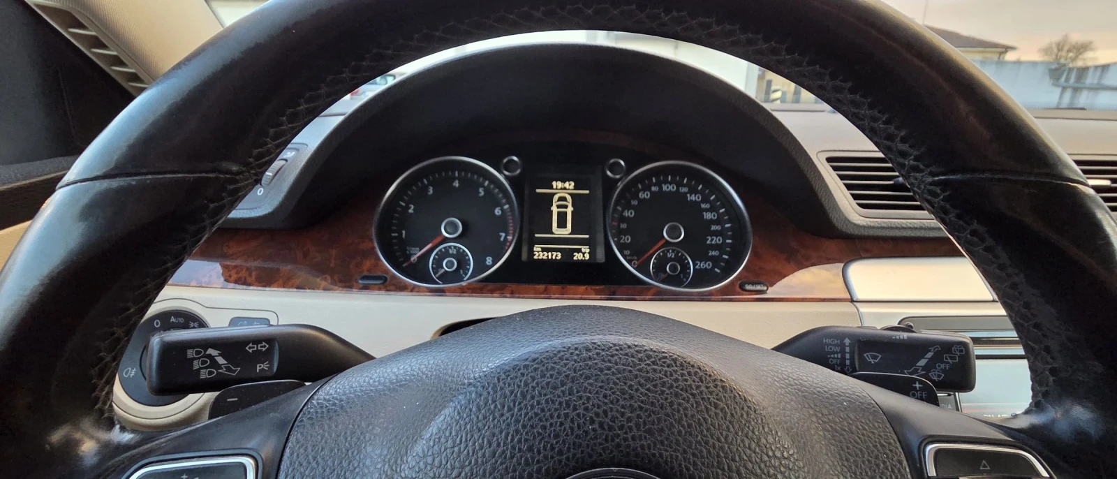 VW Passat 1.4 tsi МЕТАН Фейслифт, снимка 8 - Автомобили и джипове - 54873777