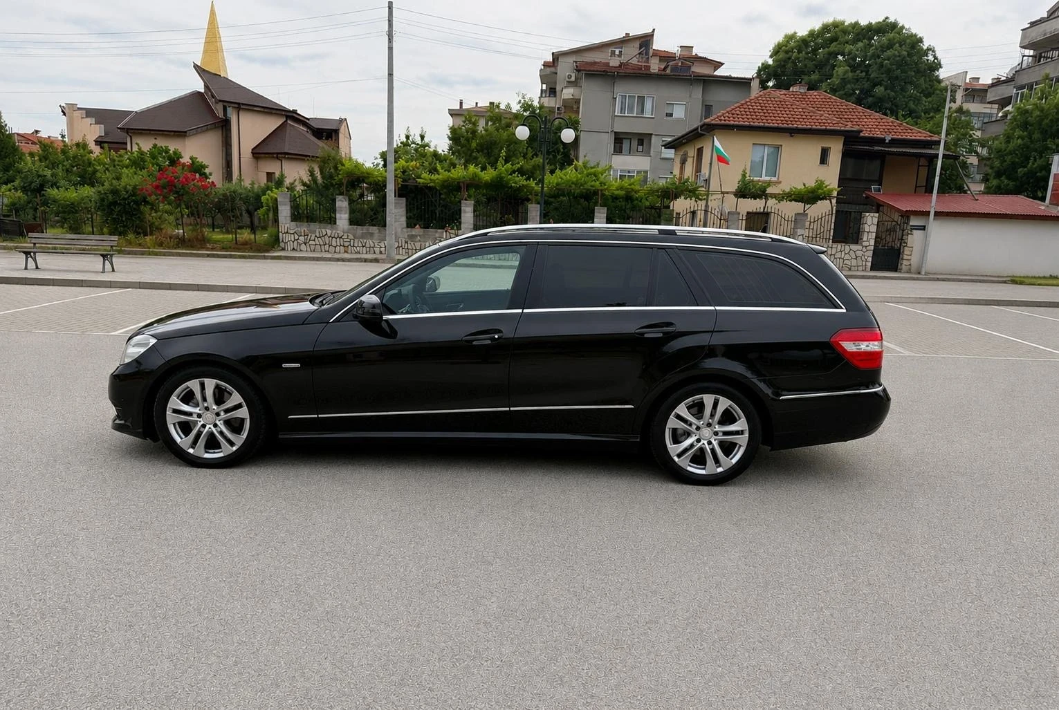Mercedes-Benz E 250 Avantgarde* Сменени вериги* ОБСЛУЖЕН, снимка 4 - Автомобили и джипове - 55024306