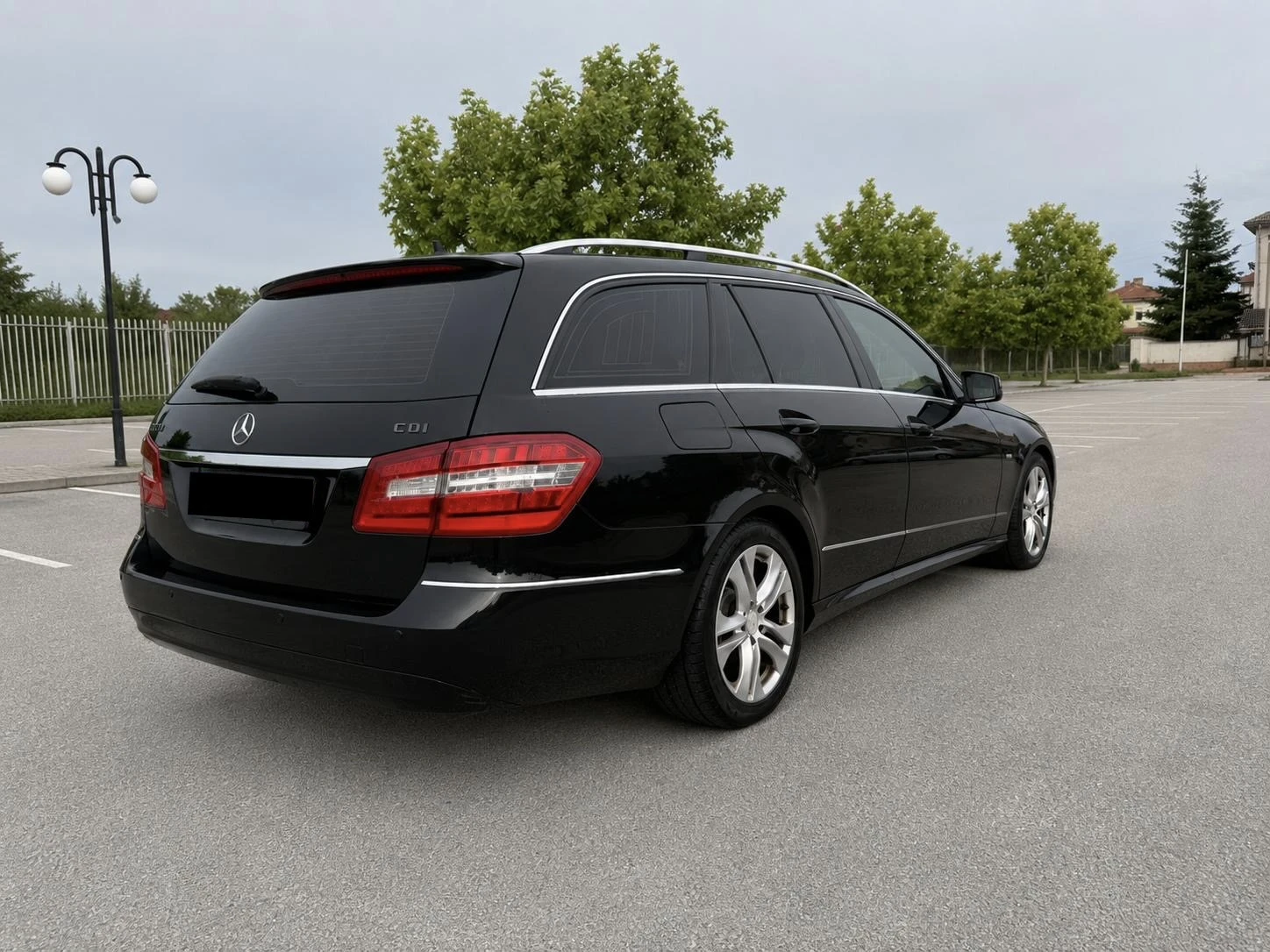 Mercedes-Benz E 250 Avantgarde* Сменени вериги* ОБСЛУЖЕН, снимка 6 - Автомобили и джипове - 55024306