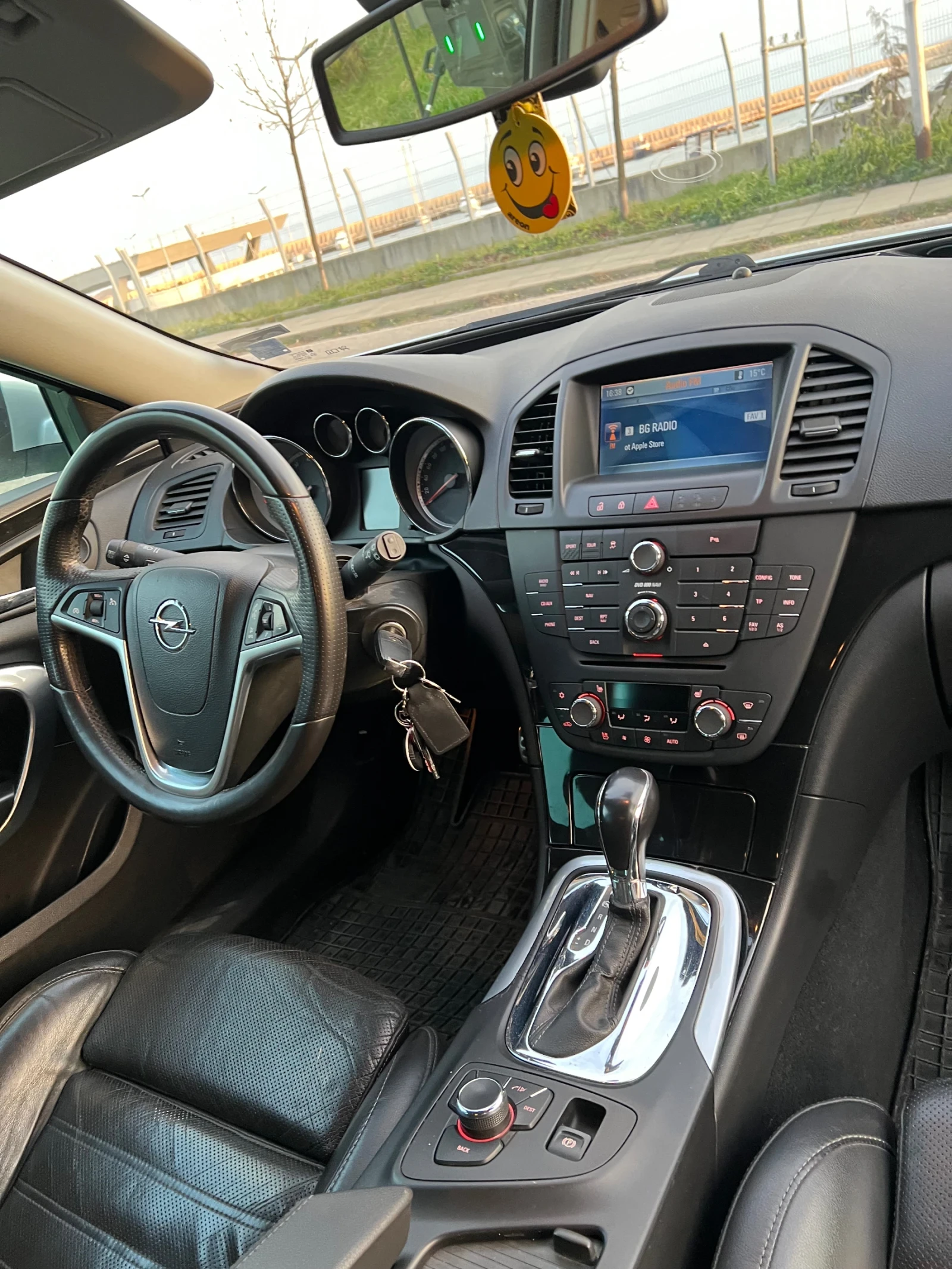 Opel Insignia 2.0i turbo, снимка 9 - Автомобили и джипове - 55064771
