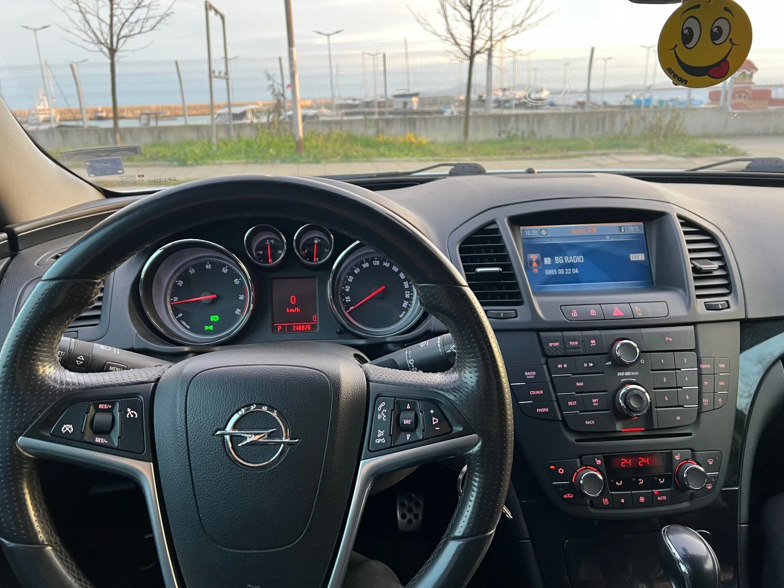 Opel Insignia 2.0i turbo, снимка 10 - Автомобили и джипове - 55064771