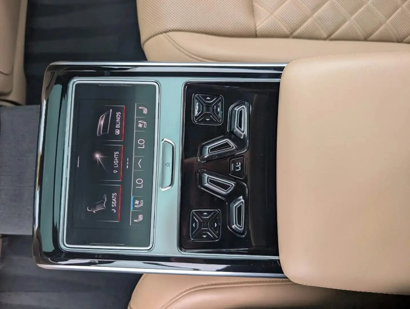 Audi A8 Long 55 TFSI quattro, снимка 14 - Автомобили и джипове - 55207744