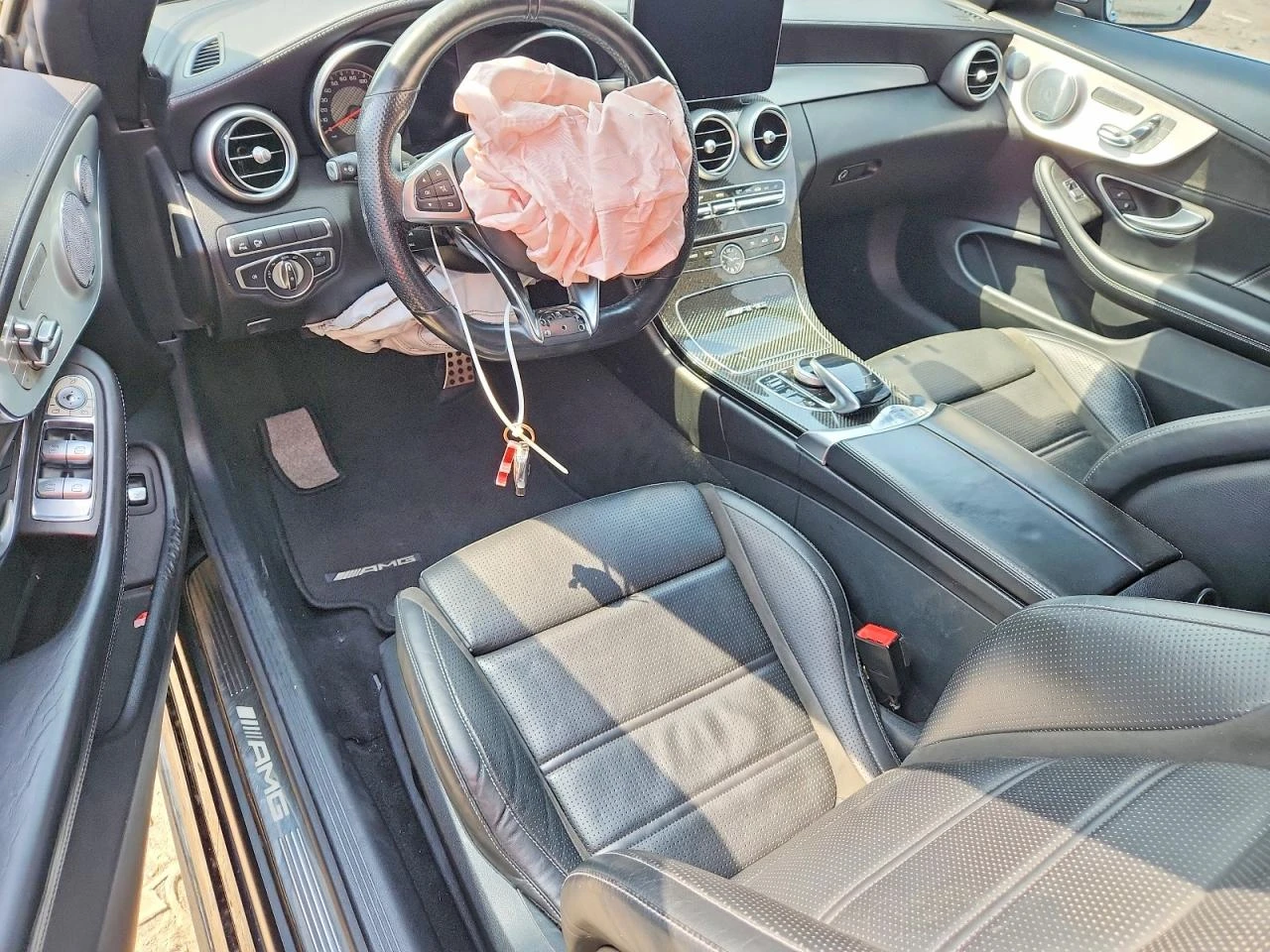 Mercedes-Benz C 63 AMG * CARFAX * БЕЗ ПЪРВОНАЧАЛНА ВНОСКА, снимка 8 - Автомобили и джипове - 55505811