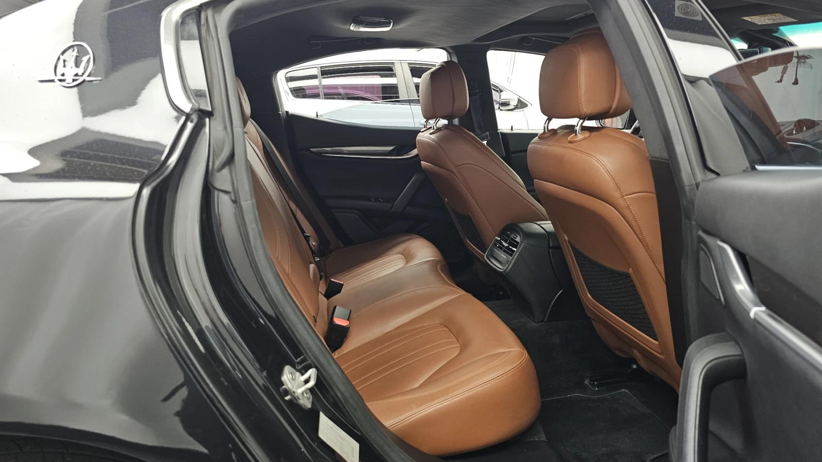 Maserati Ghibli 3.0d* ЛЮК* КРАЙНА ЦЕНА, снимка 12 - Автомобили и джипове - 55595242