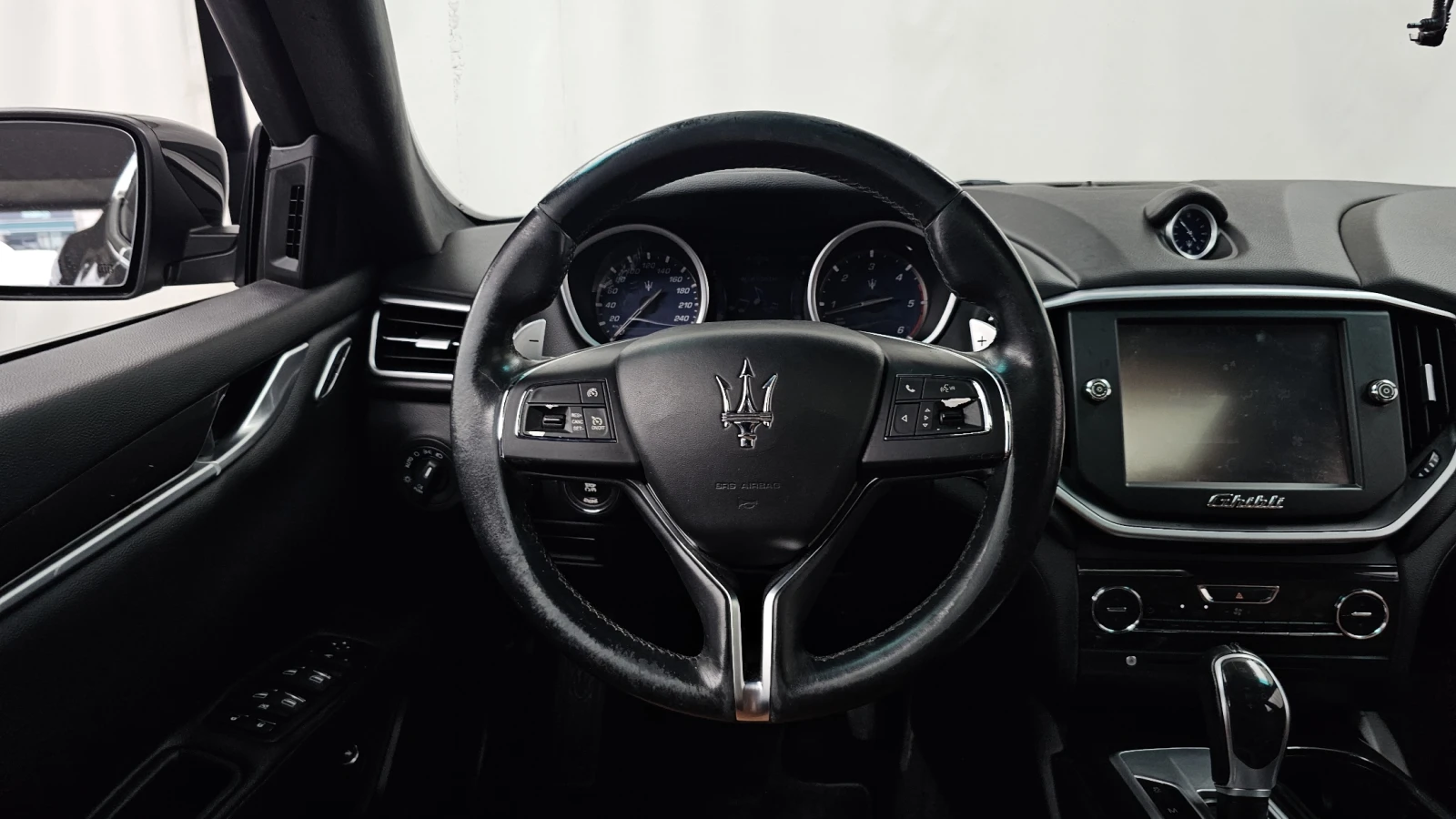 Maserati Ghibli 3.0d* ЛЮК* КРАЙНА ЦЕНА, снимка 13 - Автомобили и джипове - 55595242
