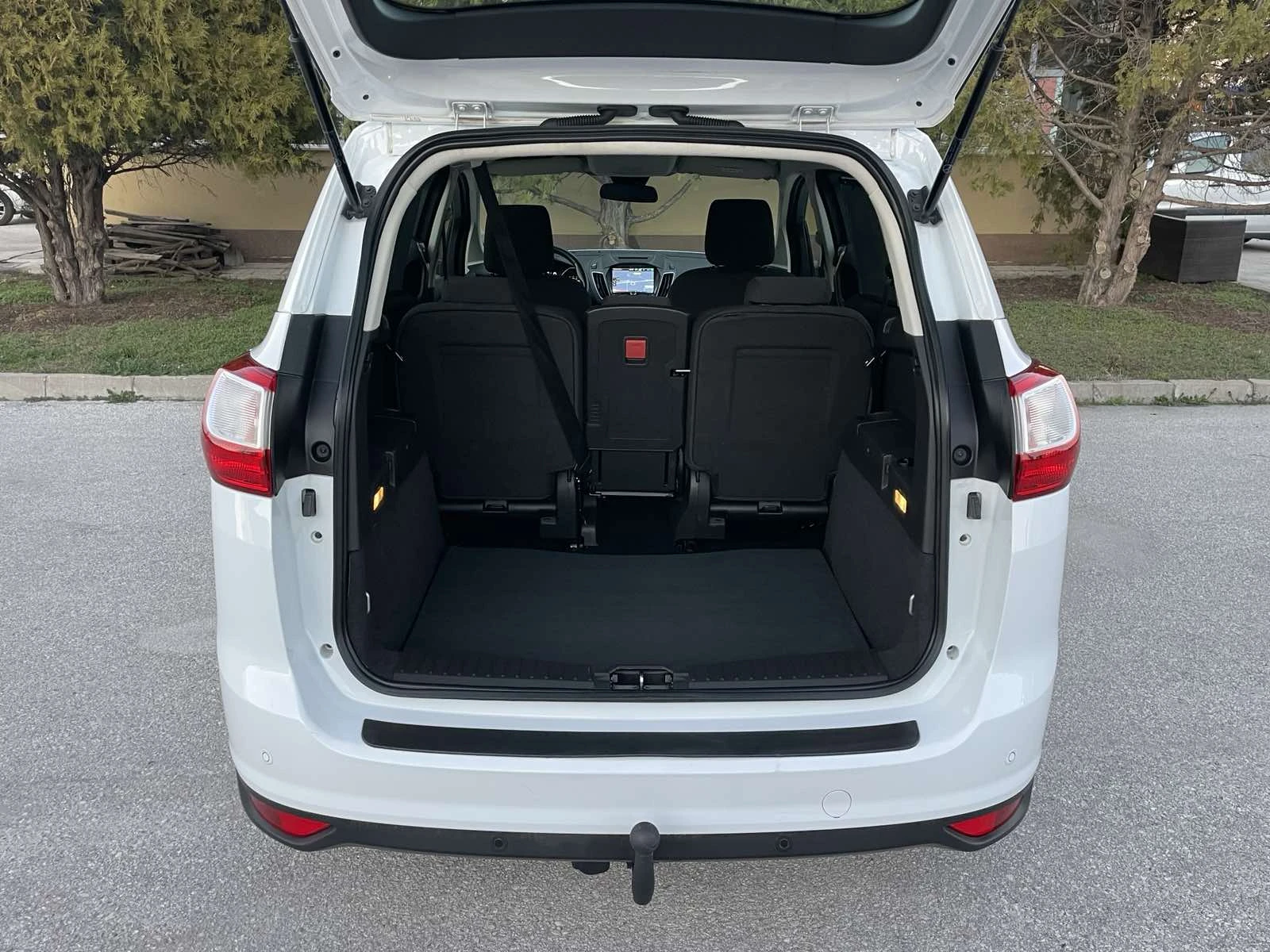 Ford Grand C-Max, снимка 7 - Автомобили и джипове - 56255248