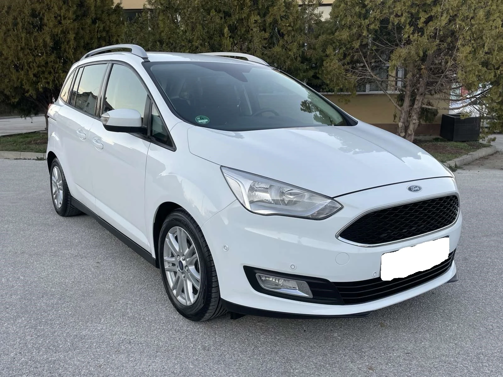 Ford Grand C-Max, снимка 3 - Автомобили и джипове - 56255248