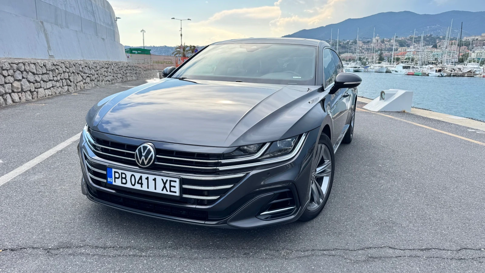 VW Arteon 2.0 TDI 150 к.с. DSG R-Line   DCC   Distronic   IQ, снимка 2 - Автомобили и джипове - 56314507