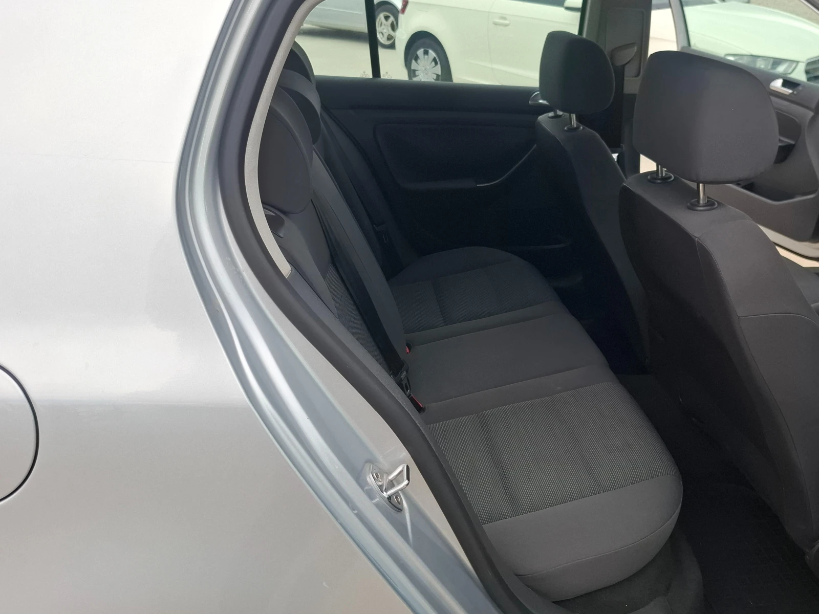 VW Golf 1.9TDI/Клима, снимка 9 - Автомобили и джипове - 56706802