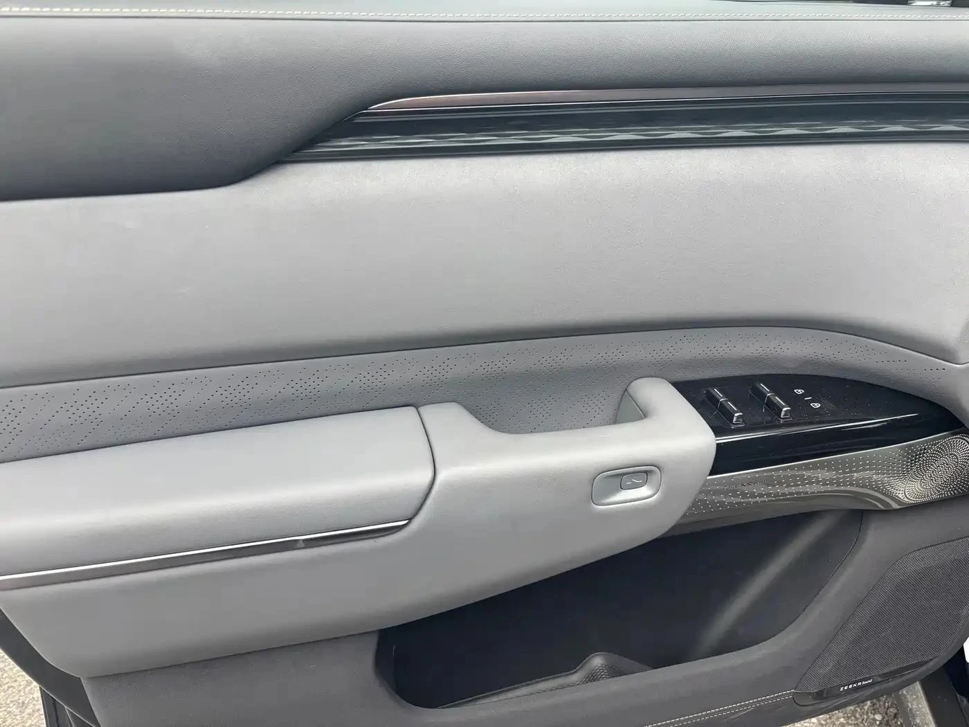 Zeekr 7X, снимка 7 - Автомобили и джипове - 56711085