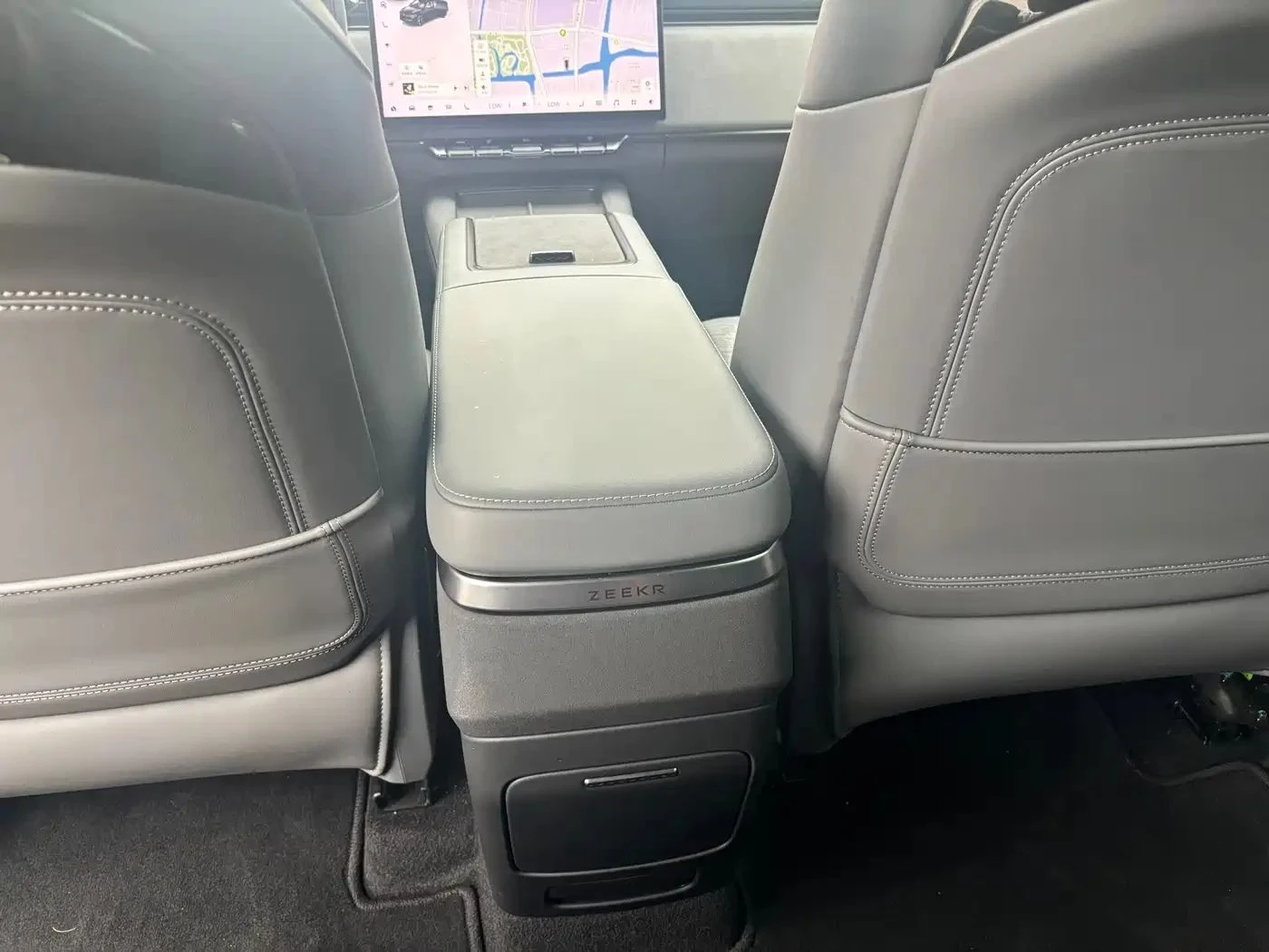 Zeekr 7X, снимка 13 - Автомобили и джипове - 56711085