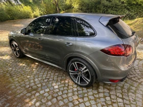 ����� �� �������� �� Porsche Cayenne